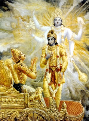 Krishna mostra Sua forma de Narayana com 4 braços para Arjuna